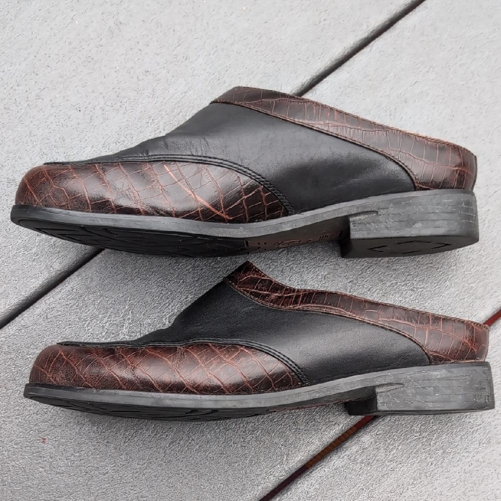 Ariat 94032 Black and Brown Leather Alligator Print Slip-on Mules Size 9.5 B